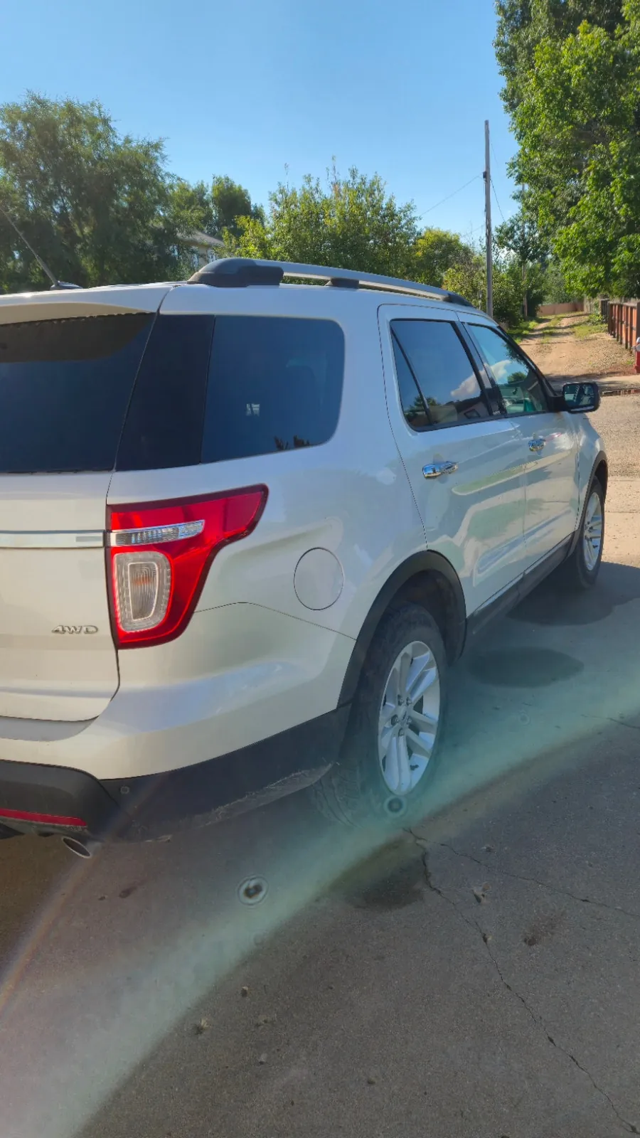 Ford Explorer 2012 photo 2