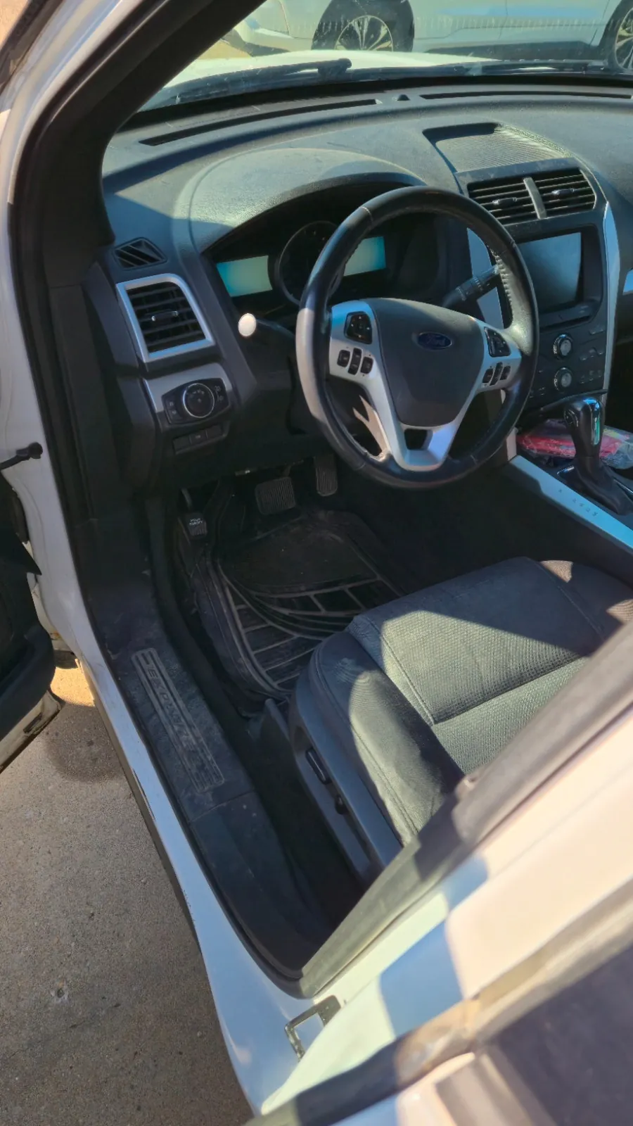 Ford Explorer 2012 photo 4