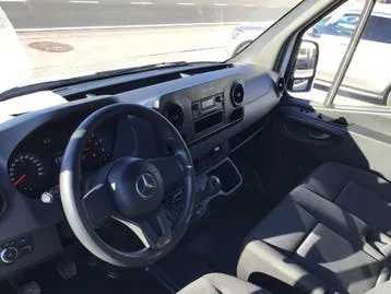 Mercedes-Benz Sprinter 2021 photo 2