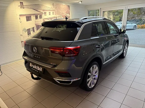 Volkswagen T-Roc 2019 photo 2