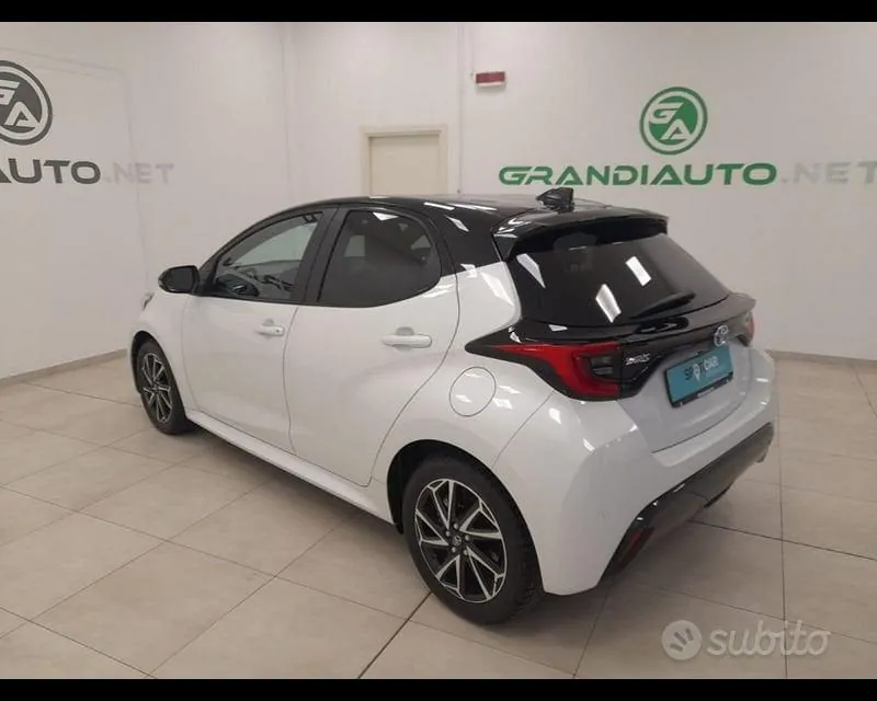 Toyota Yaris 2023 photo 3
