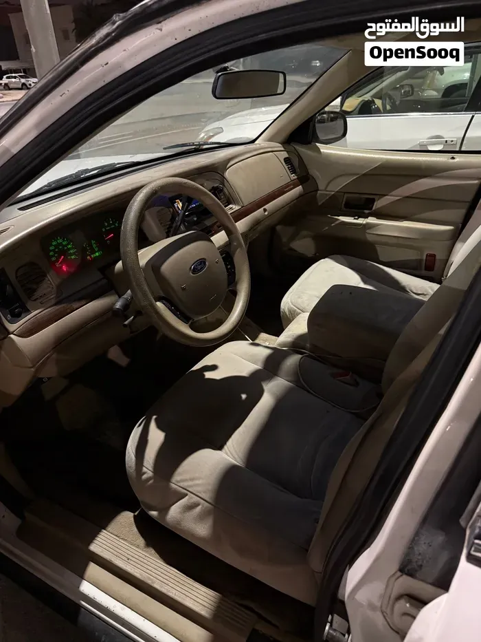 Ford Crown Victoria