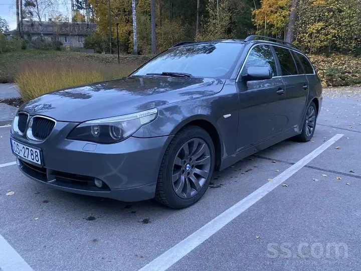 BMW 525D 2004 photo 2