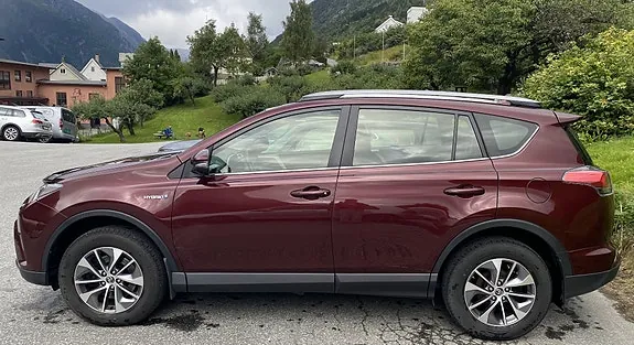 Toyota Rav4 2017 photo 2
