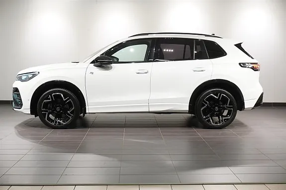 Volkswagen Tiguan 2024 photo 2