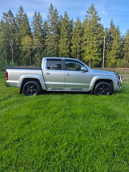 Volkswagen Amarok 2011 photo 2