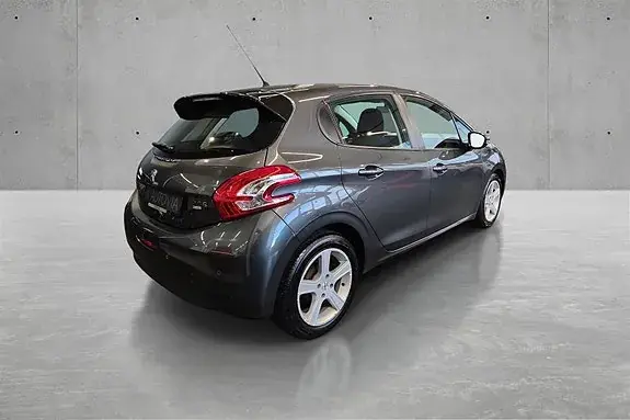 Peugeot 208 2012 photo 5