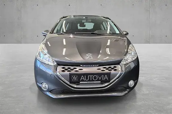 Peugeot 208 2012 photo 3