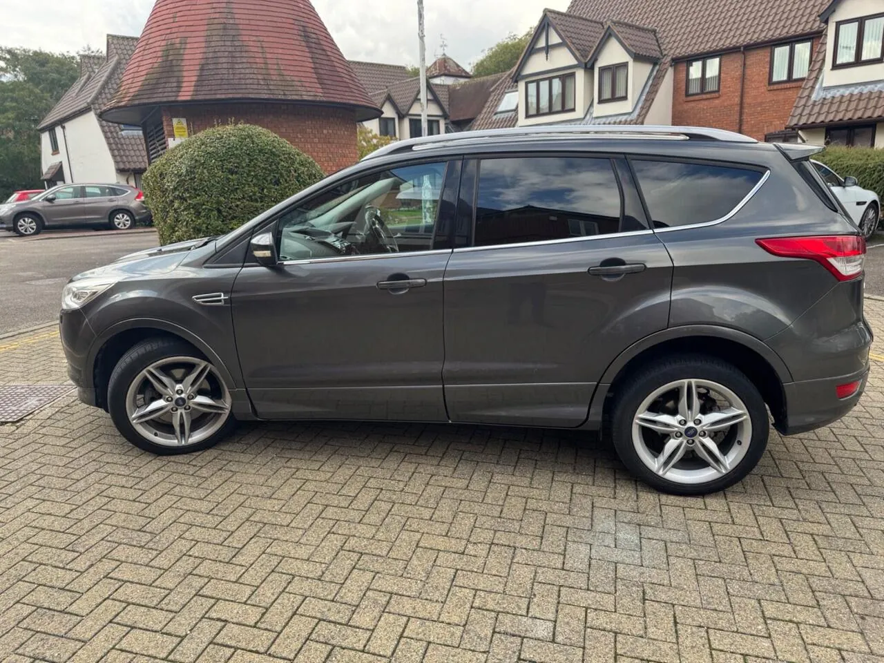 Ford Kuga 2014 photo 3