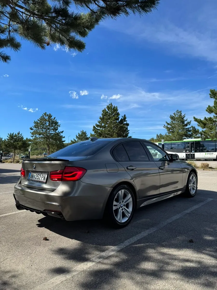 BMW 3 Series 2017 photo 2