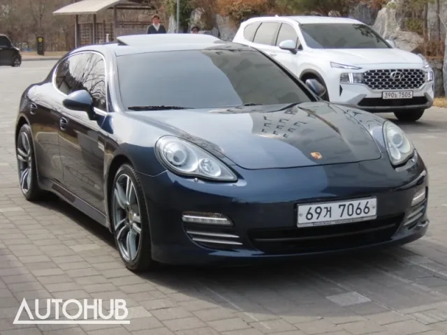 Porsche Panamera 2011 photo 2