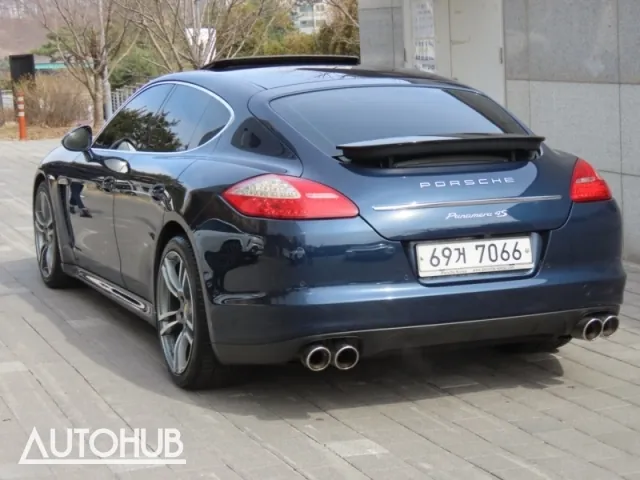 Porsche Panamera 2011 photo 4