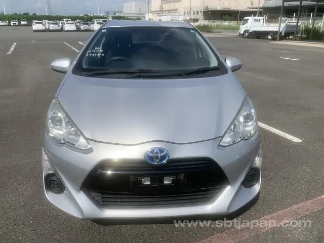 Toyota Aqua S 2015 photo 5