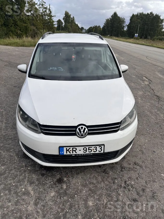 Volkswagen Touran 2011 photo 3