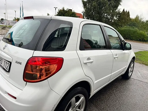 Suzuki Sx4 2010 photo 3