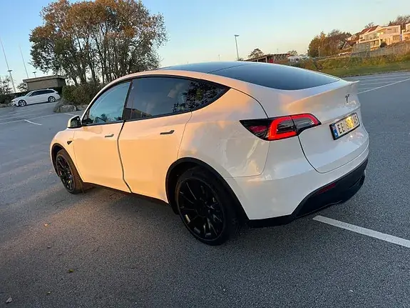 Tesla Model Y 2022 photo 5