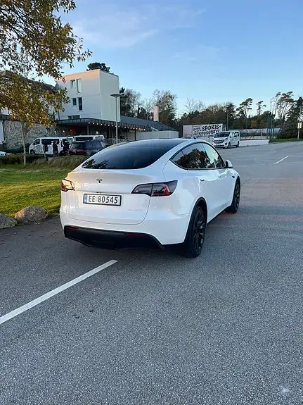 Tesla Model Y 2022 photo 4
