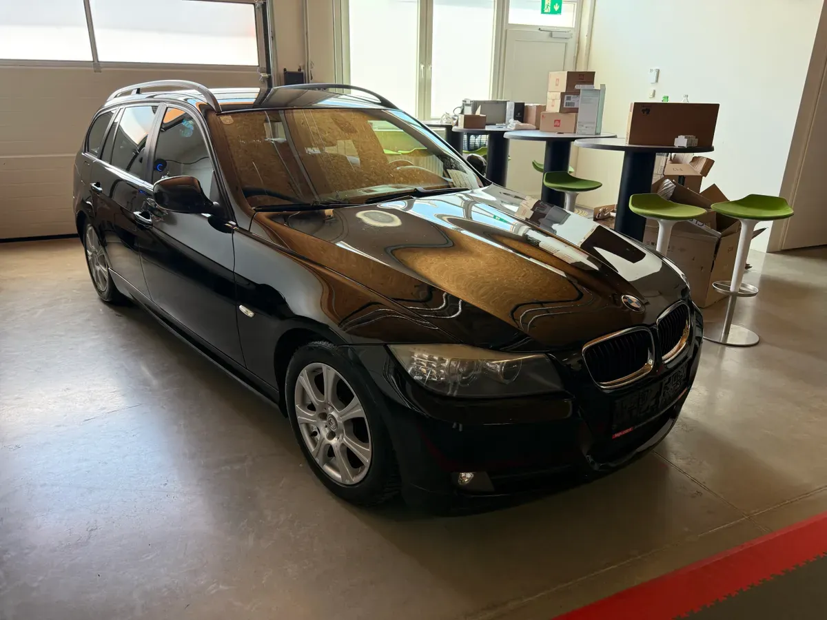 BMW 3 Series 2009 photo 3