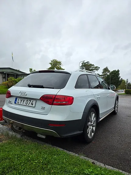 Audi A4 Allroad 2012 photo 2