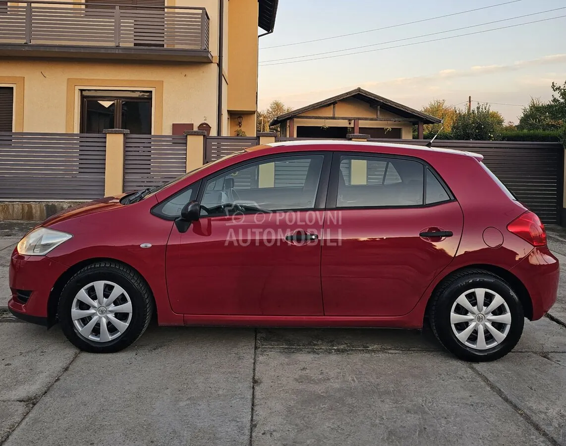 Toyota Auris 2009 photo 2