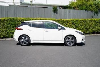 Nissan Leaf 2022 photo 3