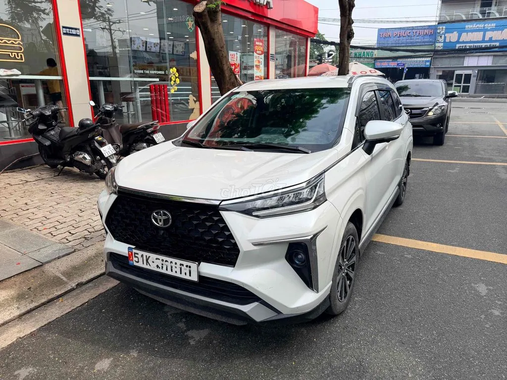 Toyota Veloz Cross