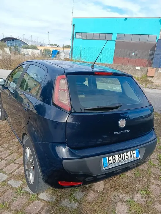 Fiat Punto 2011 photo 3