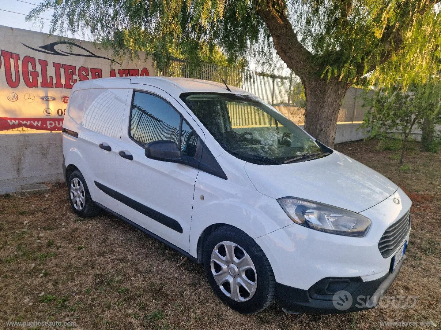 Ford Transit Courier 2018 photo 3
