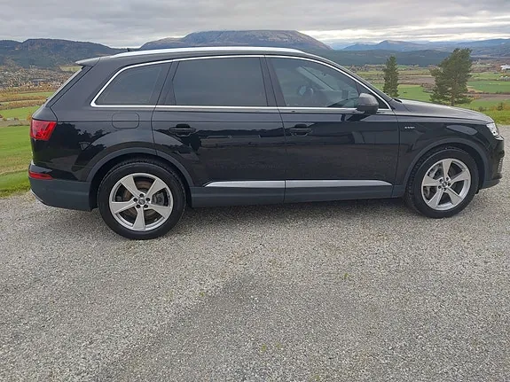 Audi Q7 2018 photo 4