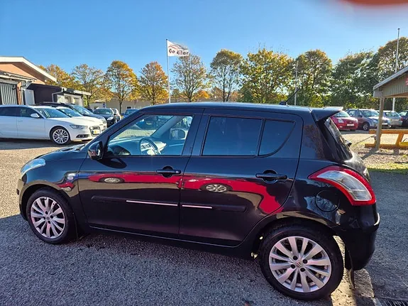 Suzuki Swift 2012 photo 3
