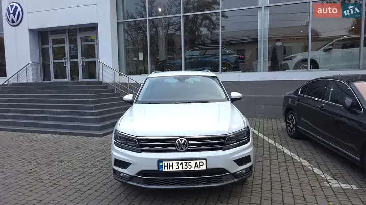 Volkswagen Tiguan 2018 photo 2