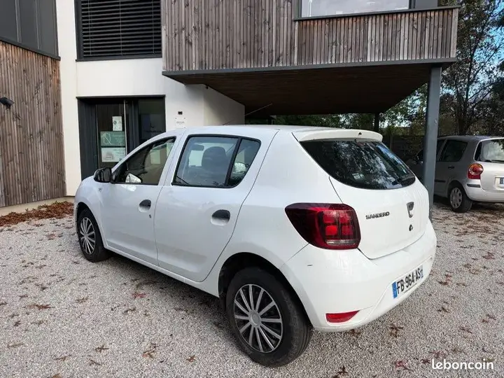 Dacia Sandero 2018 photo 3