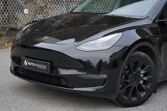 Tesla Model Y 2021 photo 2