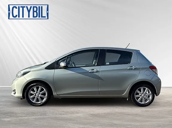Toyota Yaris 2012 photo 2