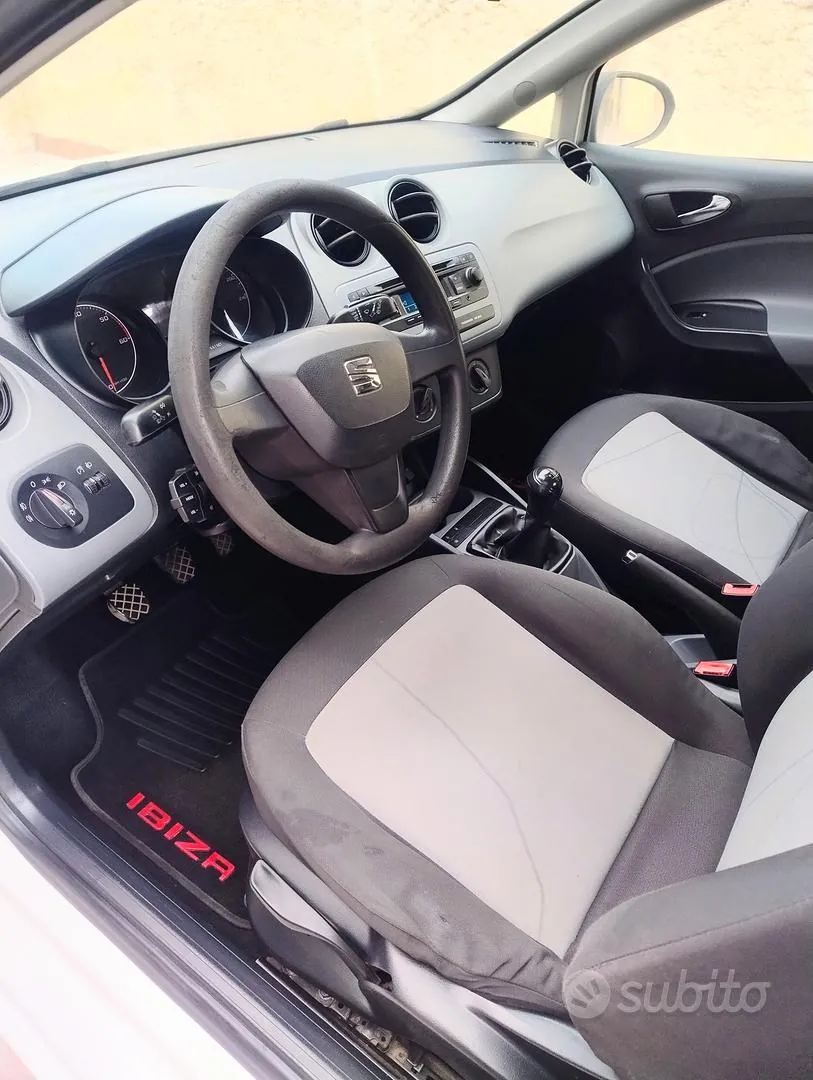 Seat Ibiza 2014 photo 4