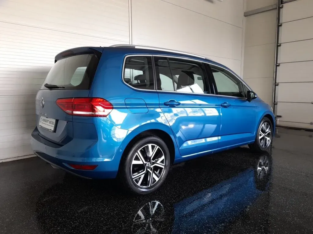 Volkswagen Touran 2023 photo 2
