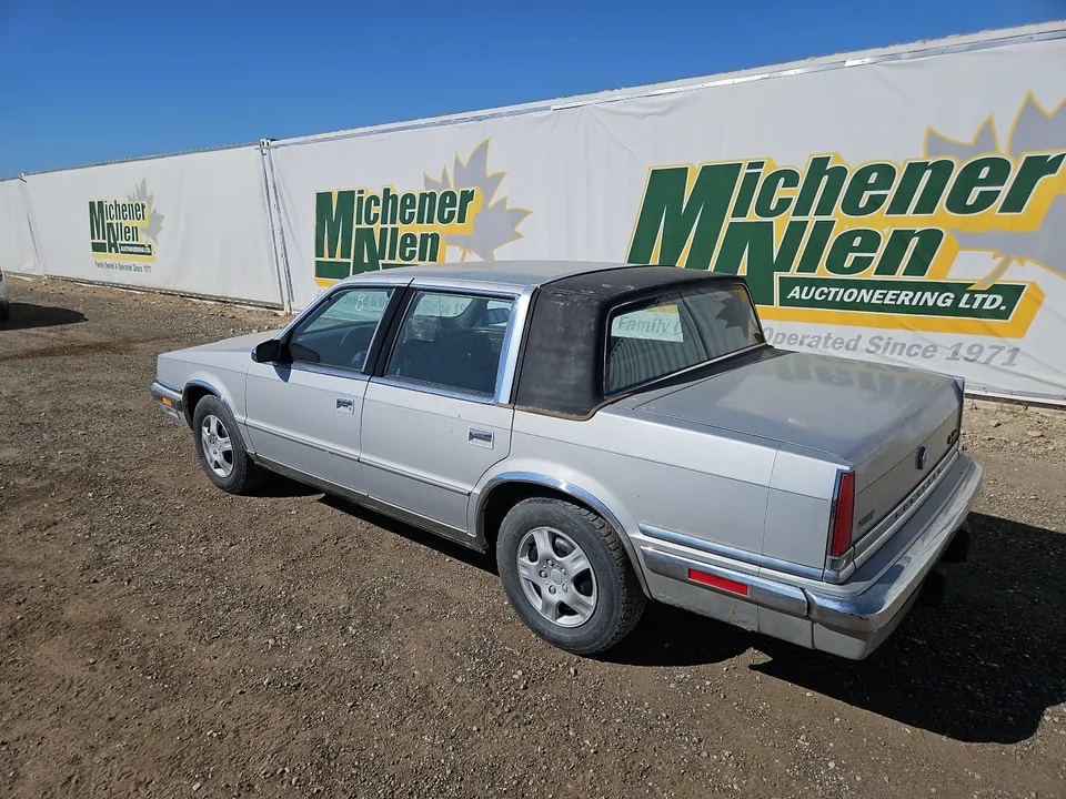 Chrysler New Yorker 1989 photo 3