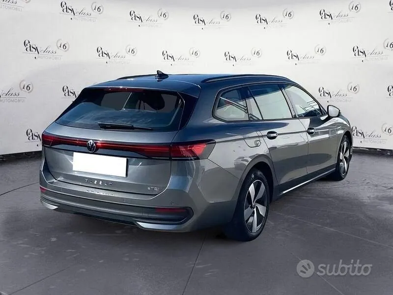 Volkswagen Passat Variant 2025 photo 2