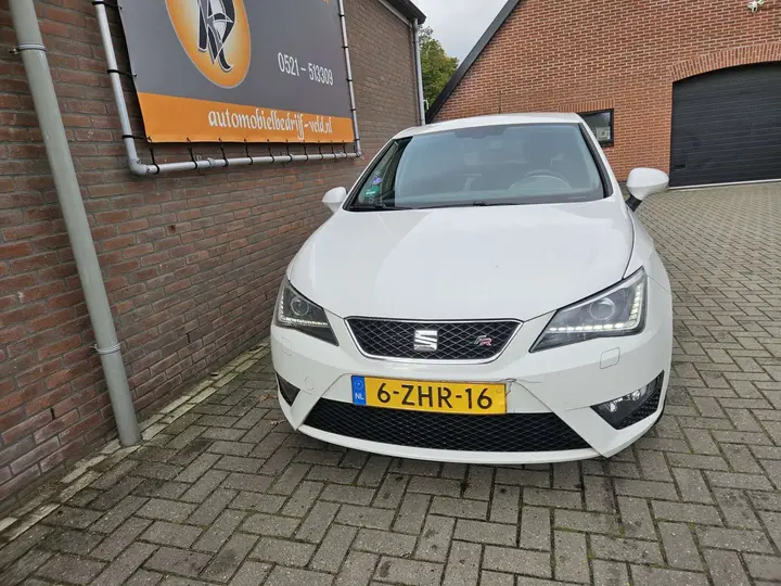 Seat Ibiza 2015 photo 2