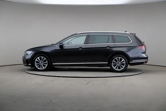 Volkswagen Passat 2023 photo 4