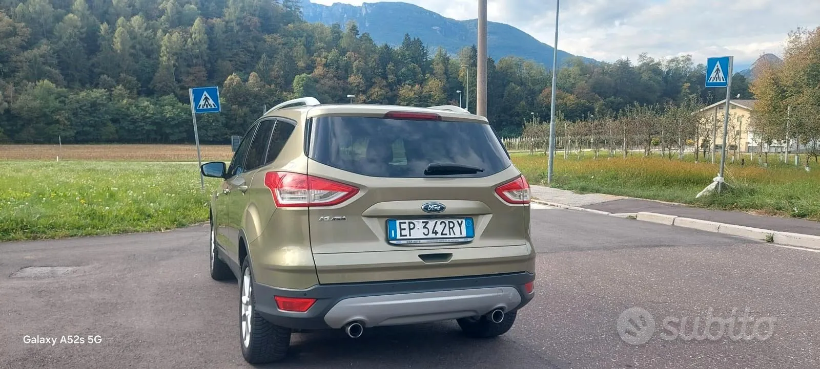 Ford Kuga 2012 photo 2