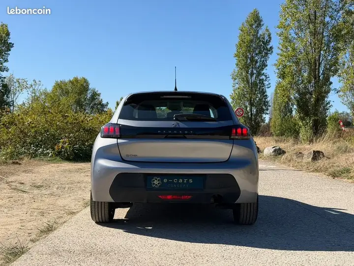 Peugeot 208 2022 photo 4