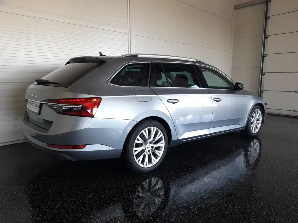 Skoda Superb 2021 photo 2