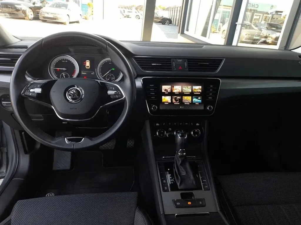 Skoda Superb 2021 photo 3