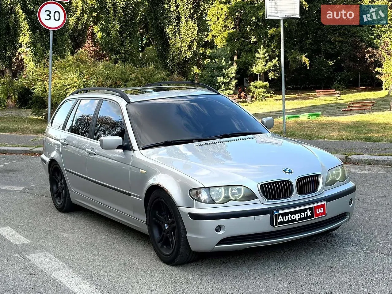BMW 3 Series 2004 photo 3