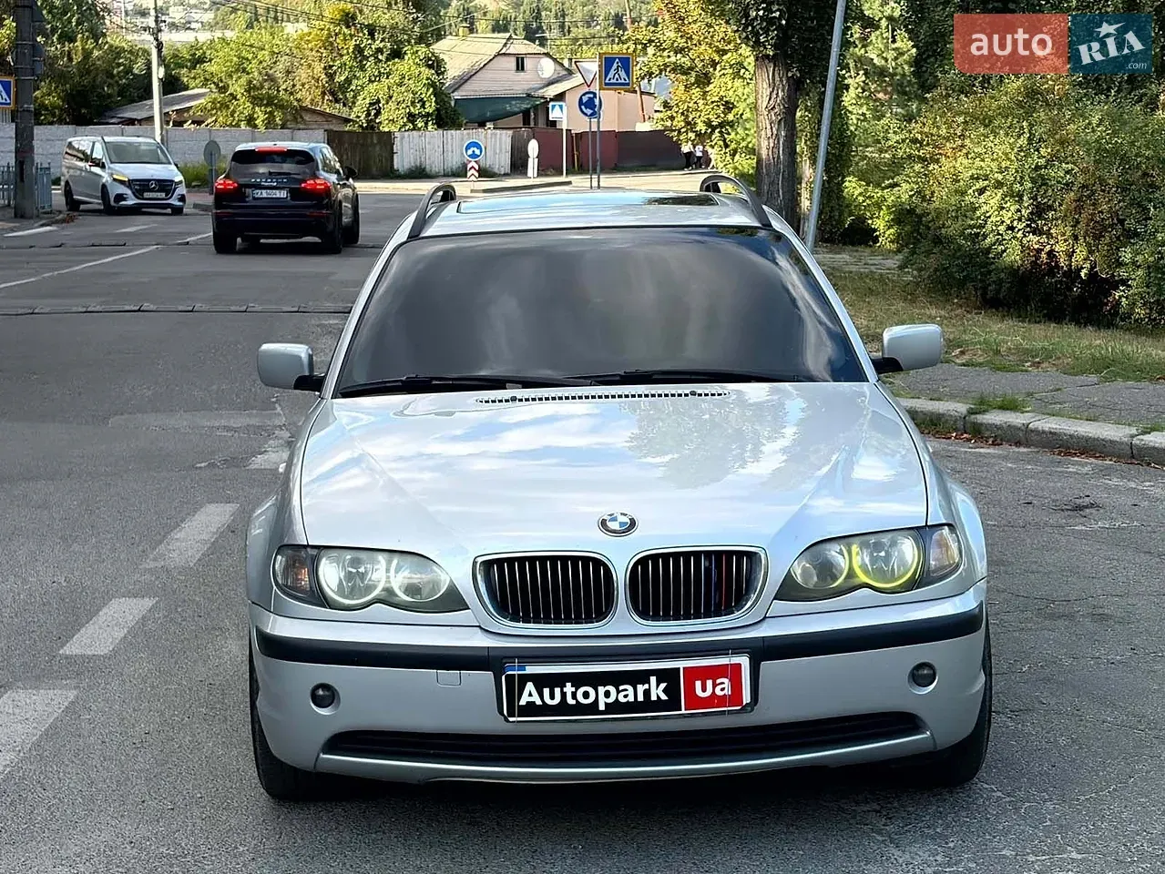 BMW 3 Series 2004 photo 2