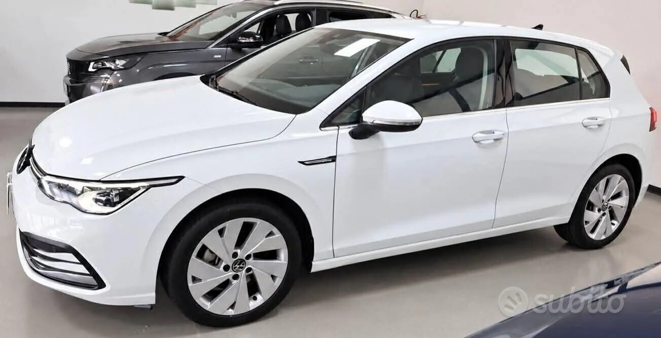 Volkswagen Golf 2022 photo 2