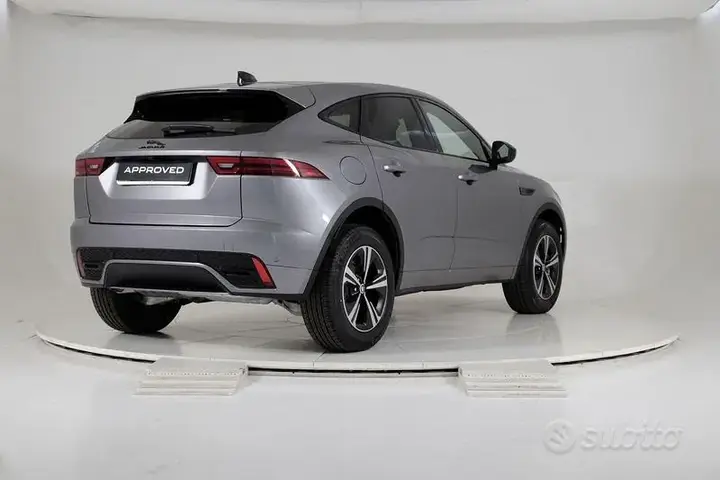 Jaguar E-Pace 2023 photo 2