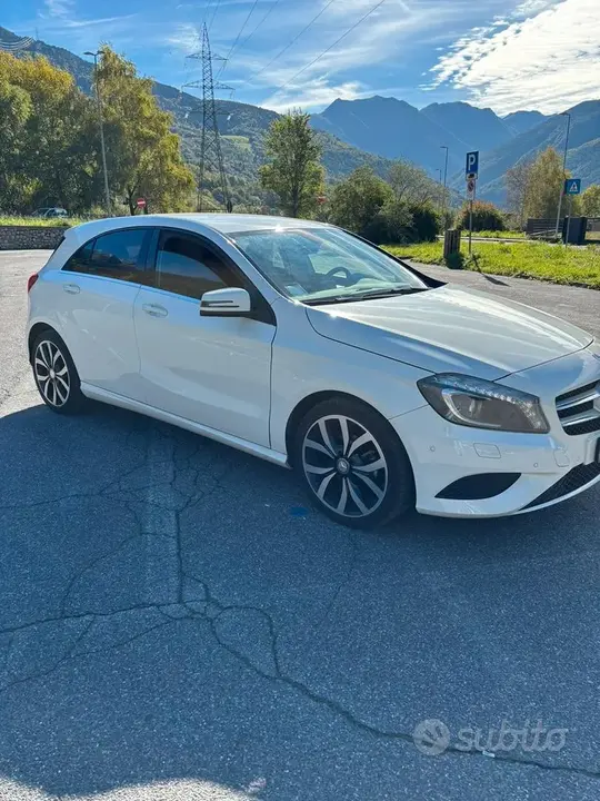 Mercedes-Benz A 2013 photo 2
