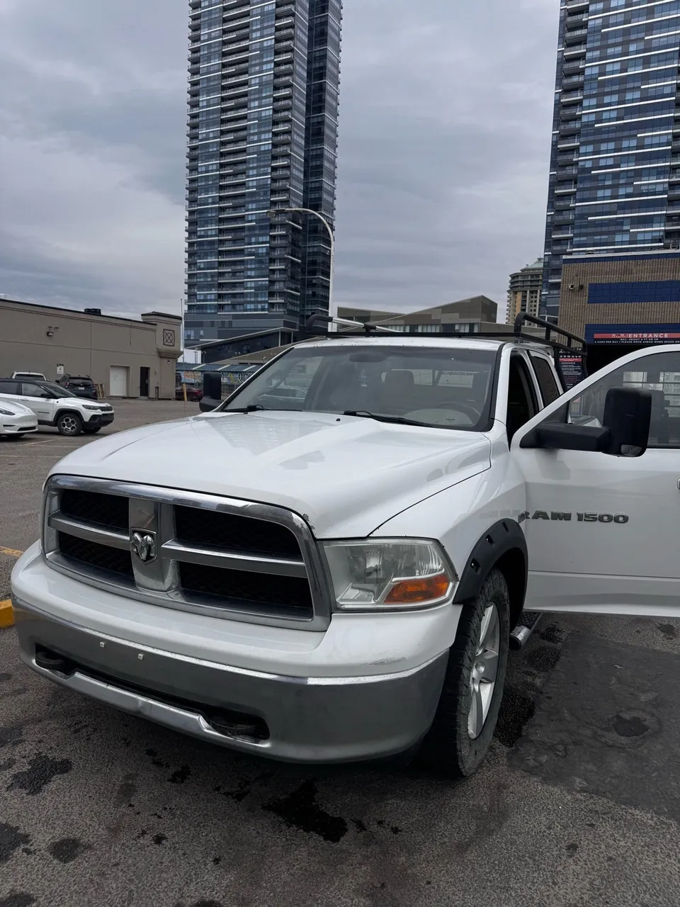 Dodge Ram 1500 2011 photo 2